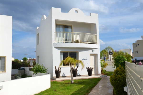 04 hus-ute DCS 3595 600x397